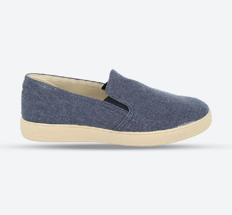 Men's canvas shoes with a pointed toe for a more formal look Mens Wide Fit DB Miles Canvas Men's canvas shoes with a pointed toe for a more formal look Mens Wide Fit DB Miles Canvas