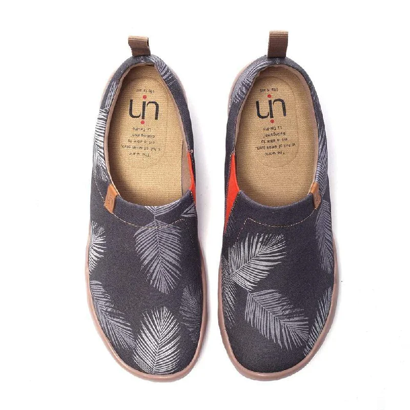 Men's canvas shoes with a branded logo on the side for brand recognition FOLLOW YOUR FREEDOM Men Canvas Shoes