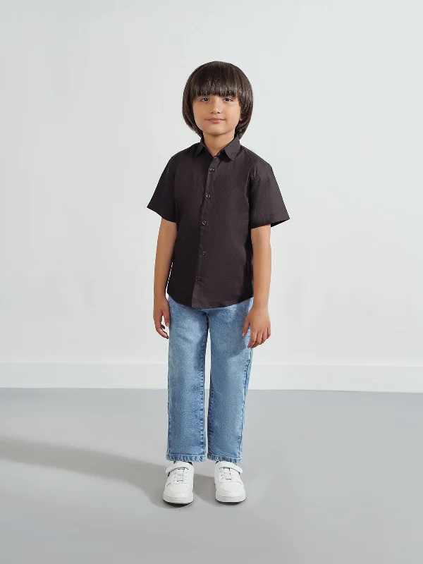 Men's sandals in a neutral color like black or brown Men's sandals in a neutral color like black or brown "ITACHI" Regular Fit Casual Shirt Men's sandals in a neutral color like black or brown Men's sandals in a neutral color like black or brown "ITACHI" Regular Fit Casual Shirt