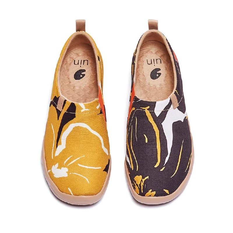 Men's canvas shoes with a wide - width option for those with broader feet Stamen