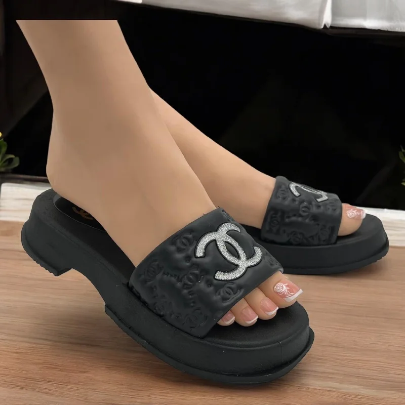 Men's slippers with a Velcro closure for easy on and off Calsa slipper