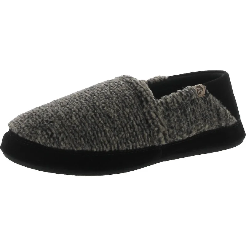 Men's slippers in a warm color like red or brown Mens Faux Fur Comfy Moccasin Slippers Men's slippers in a warm color like red or brown Mens Faux Fur Comfy Moccasin Slippers