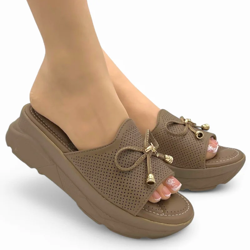 Men's slippers with a wool blend upper for warmth M092 wedge slipper