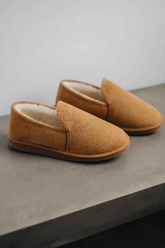Men's slippers with a decorative pom - pom or tassel Men's Sheepskin Slippers - Reggie Men's slippers with a decorative pom - pom or tassel Men's Sheepskin Slippers - Reggie