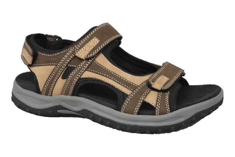 Men's sandals with a decorative buckle or charmWarren