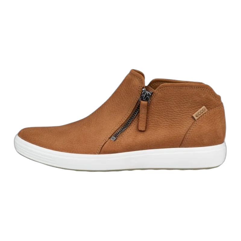 Men's sandals with a decorative buckle or charmWomen's Soft 7 Low Bootie