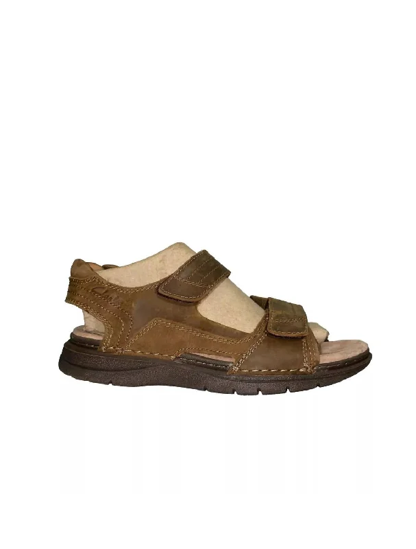 Men's sandals with a pointed toe for a stylish lookMen's Nature Trek Sandals In Tan