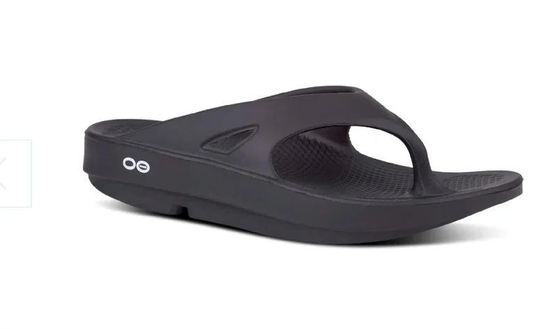 Men's sandals with a wide strap for supportMen's Ooriginal Sandal In Black