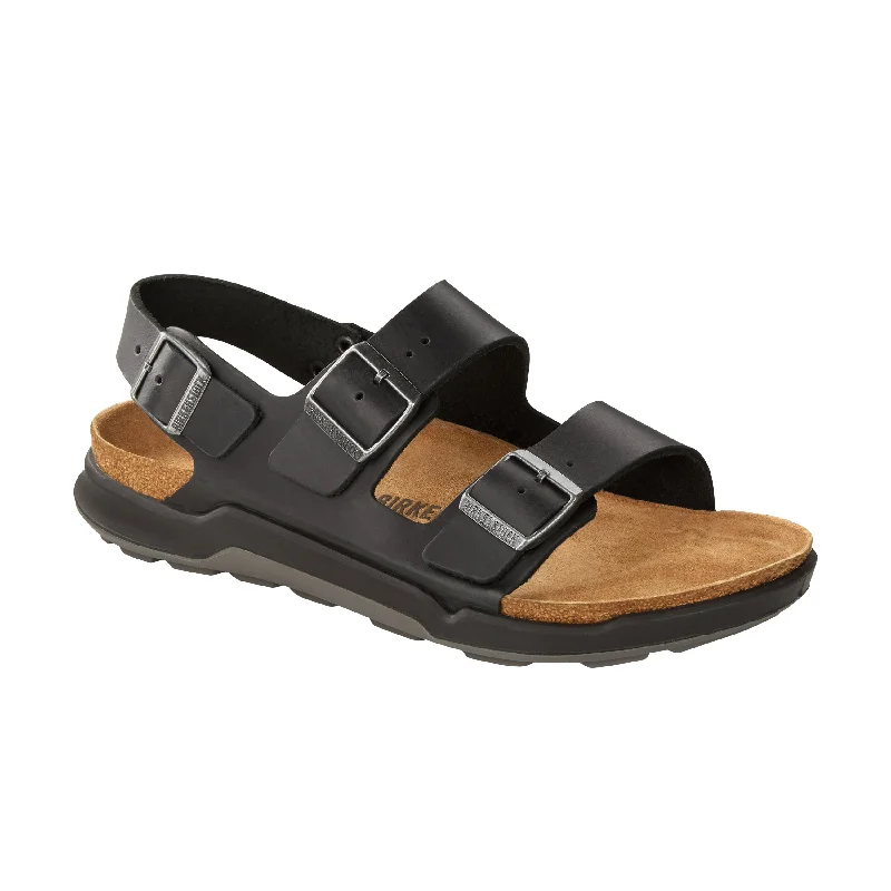 Men's sandals with a stretchy strap for a better fitMilano Cross Town Arctic Black Oiled Leather