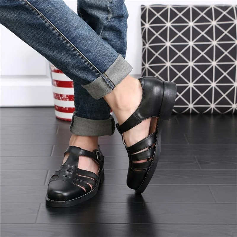 Men's sandals with a decorative buckle or charmSummer Formal Men's Handmade Leather Round Toe Hollow Buckle Sandals