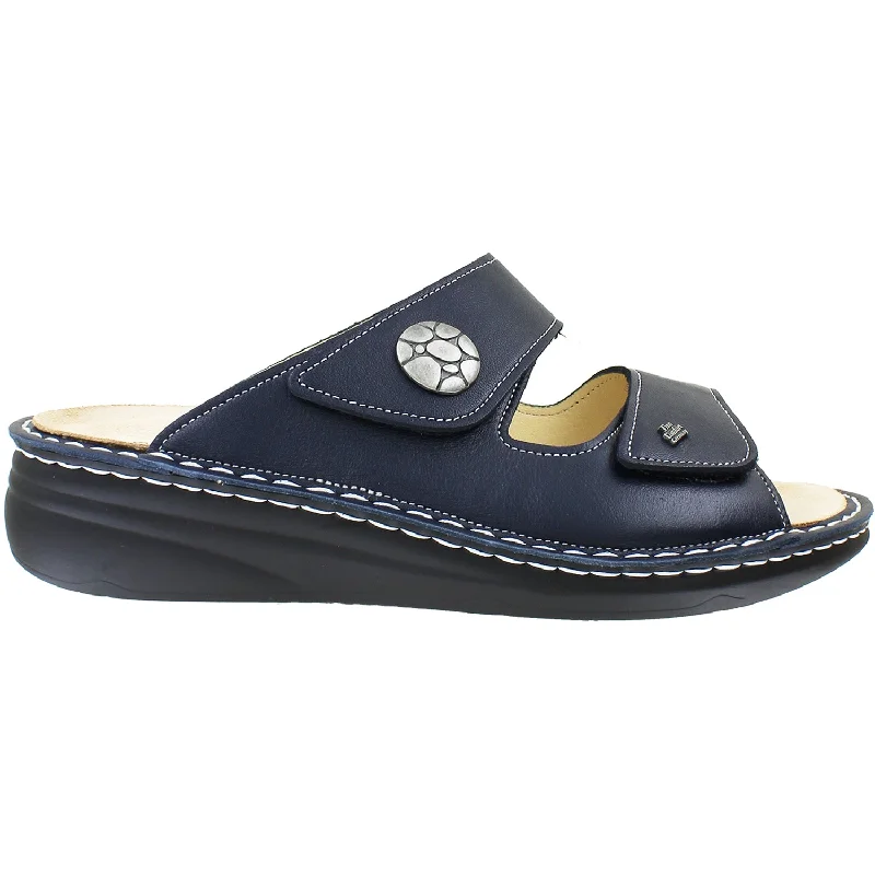 Men's sandals with a flexible sole for easy movementWomen's Finn Comfort Moorea Finn Mellow Atlantic Leather