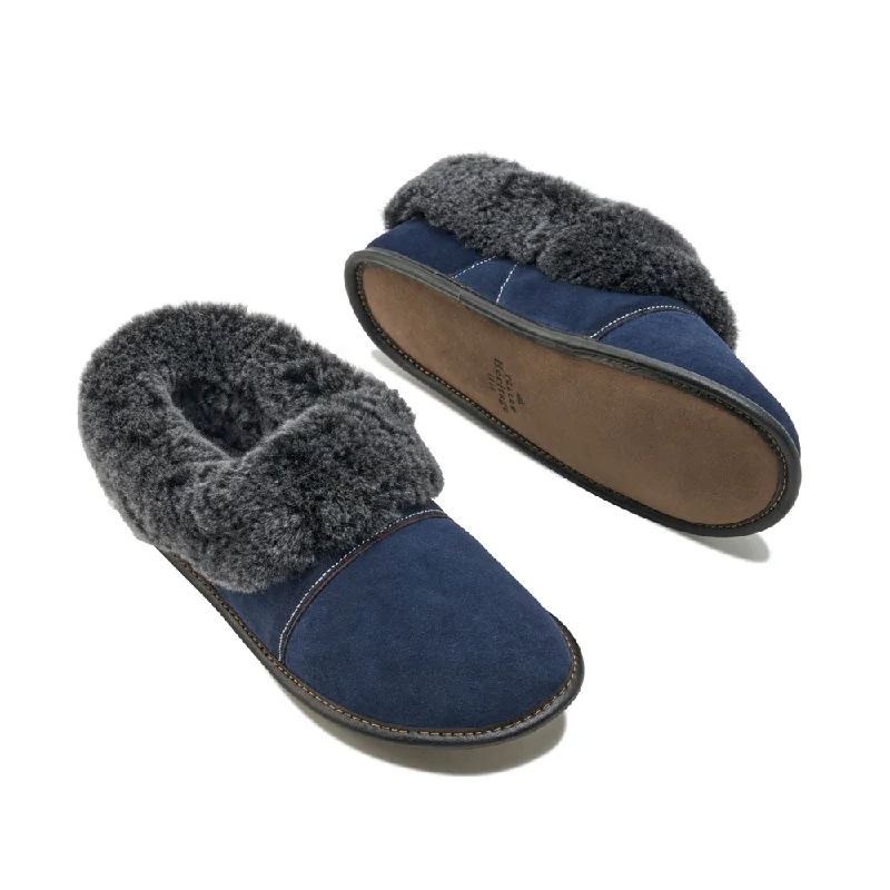 Men's slippers with a decorative pom - pom or tasselKARMA M