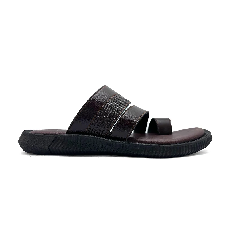 Men's slippers with a padded collar for comfortBrown Casual Chappal