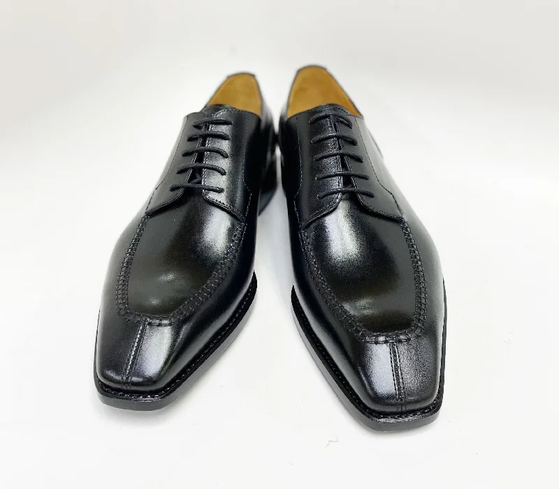 Men's Oxfords with a lace - up closure and a narrow fit"Norman" Burnished Calfskin Lace-Up Split-Toe Oxford Black
