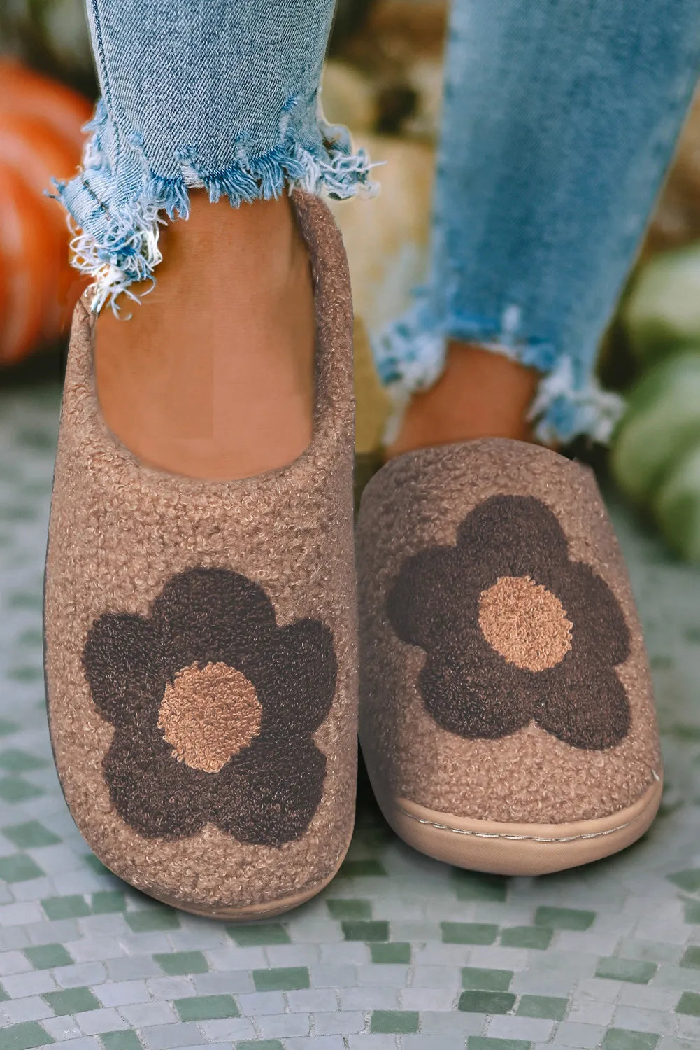 Men's slippers with a shock - absorbing midsoleFuzzy Flower Pattern Homewear Slippers