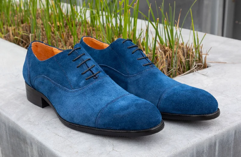 Men's Oxford shoes with a buckle closure and a pointed toeSuede Lace-Up Oxford Blue Men's Oxford shoes with a buckle closure and a pointed toeSuede Lace-Up Oxford Blue