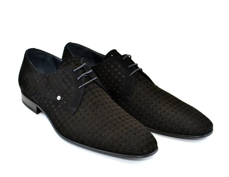 Men's Oxfords in a dark burgundy leather for a unique styleCorrente Suede Lace-Up Oxford Black Men's Oxfords in a dark burgundy leather for a unique styleCorrente Suede Lace-Up Oxford Black