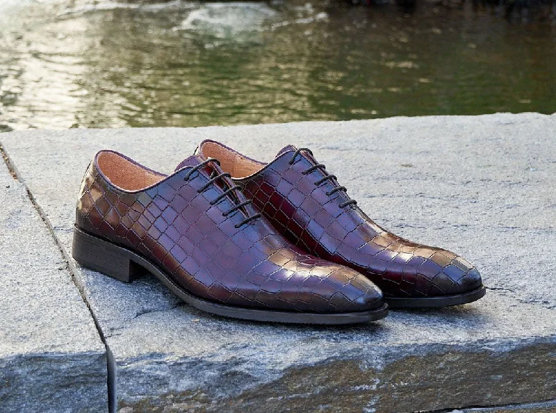 Men's Oxfords in a dark burgundy leather for a unique styleCrocodile Embossed Calfskin Lace-Up Oxford Burgundy Men's Oxfords in a dark burgundy leather for a unique styleCrocodile Embossed Calfskin Lace-Up Oxford Burgundy