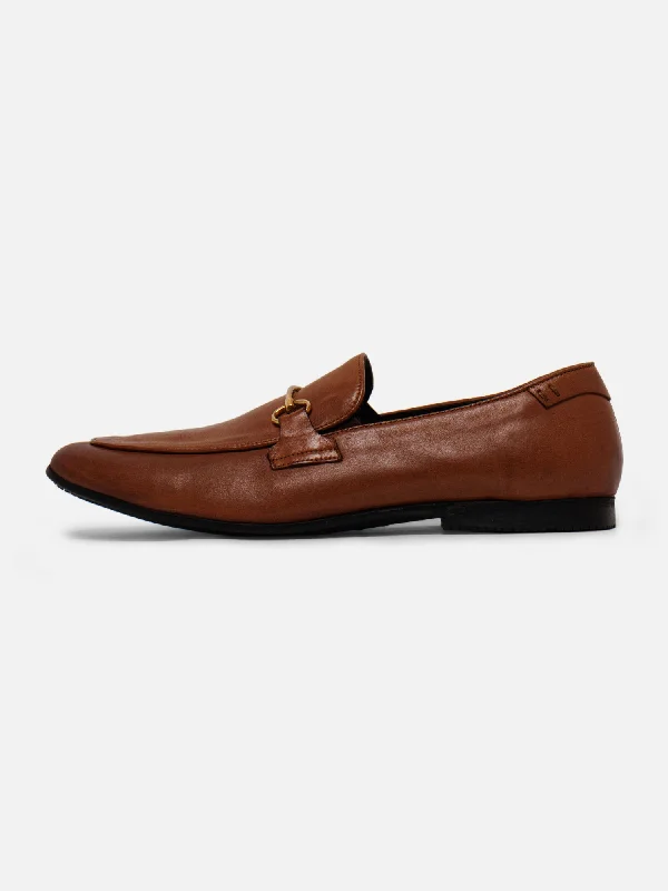 Men's casual shoes with a logo patch on the tongueEzok Leather Loafer Shoes For Men