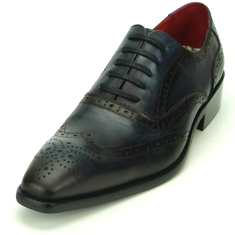 Men's Oxford shoes with a smooth leather upper and a leather soleFiesso FI-8710 Black Wing Tip Encore Oxfords Men's Oxford shoes with a smooth leather upper and a leather soleFiesso FI-8710 Black Wing Tip Encore Oxfords