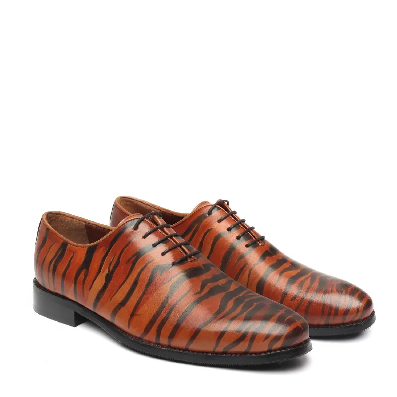 Men's Oxford shoes with a decorative inlay on the toeHand Painted Tribal Tiger Styled Single Piece Tan Leather Oxfords Shoes by Brune & Bareskin Men's Oxford shoes with a decorative inlay on the toeHand Painted Tribal Tiger Styled Single Piece Tan Leather Oxfords Shoes by Brune & Bareskin