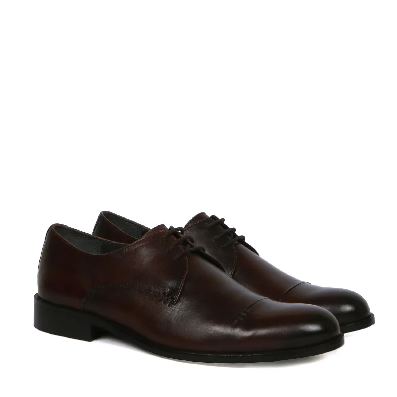 Brogue - perforated men's Oxfords for a traditional lookHandmade Dark Brown Toe Cap Men Leather Oxford Formal Shoe By Brune & Bareskin Brogue - perforated men's Oxfords for a traditional lookHandmade Dark Brown Toe Cap Men Leather Oxford Formal Shoe By Brune & Bareskin