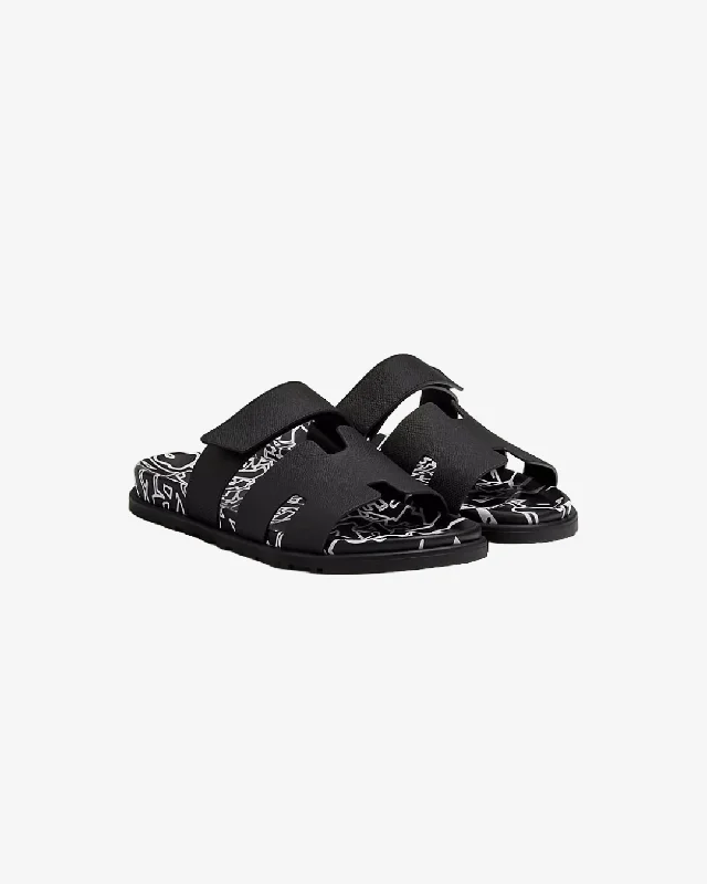 Men's slippers with a removable insole for cleaningHermès Chypre Black and White with "Graff Hermès" Print Sandals