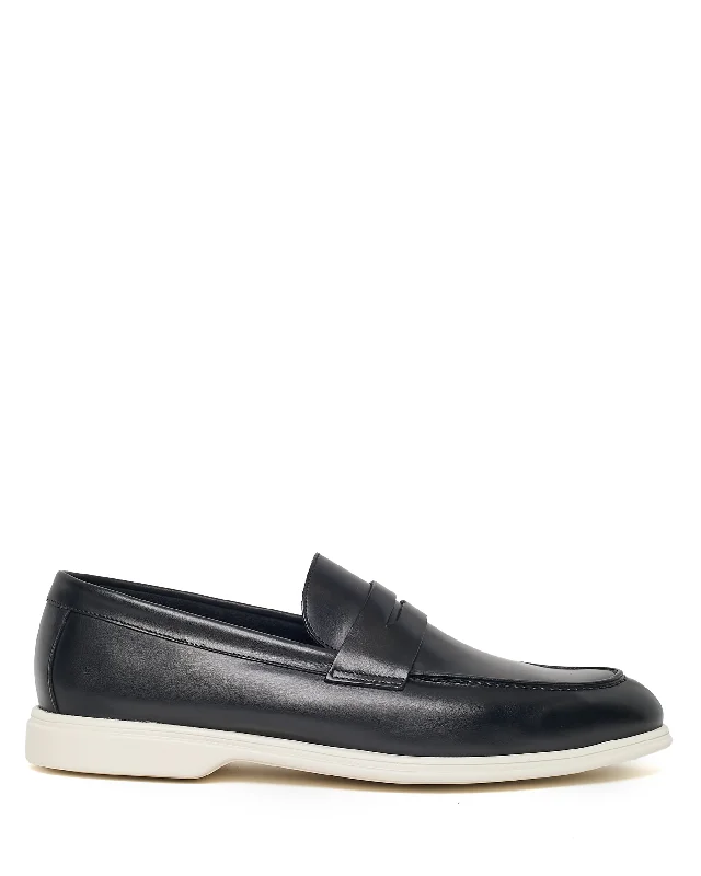 Men's loafers with a moc - toe designHewson Leather Black