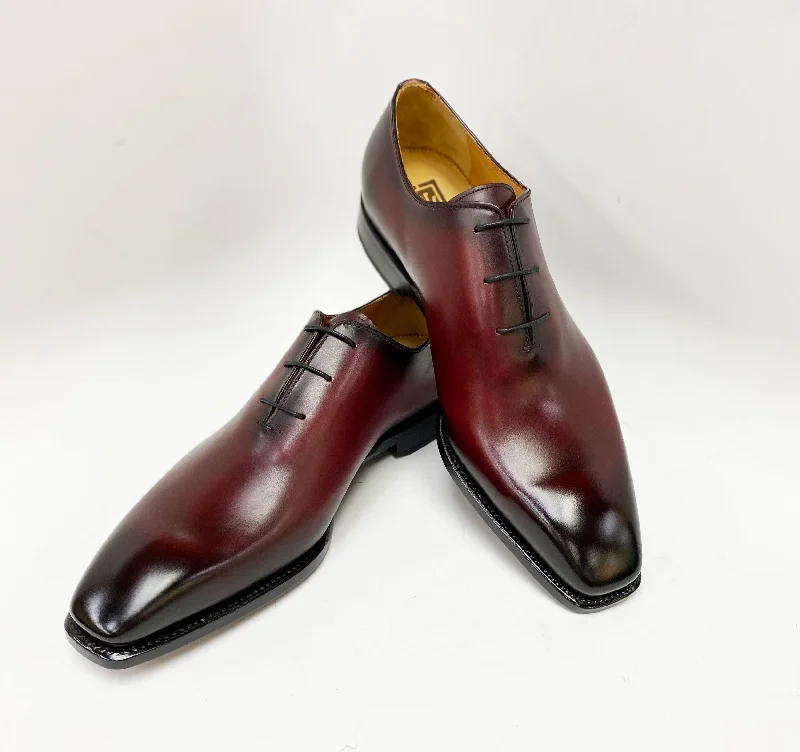 Brogue - perforated men's Oxfords for a traditional look"Jason Sr" Burnished Calfskin Lace-Up Oxford Burgundy Brogue - perforated men's Oxfords for a traditional look"Jason Sr" Burnished Calfskin Lace-Up Oxford Burgundy