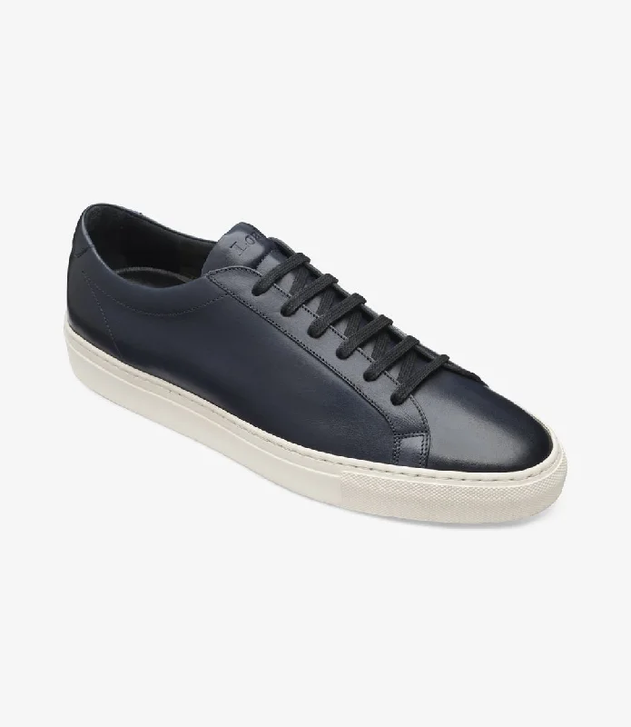 Men's casual shoes with a geometric patternLOAKE  Sprint - Leather Sneakers -  Navy