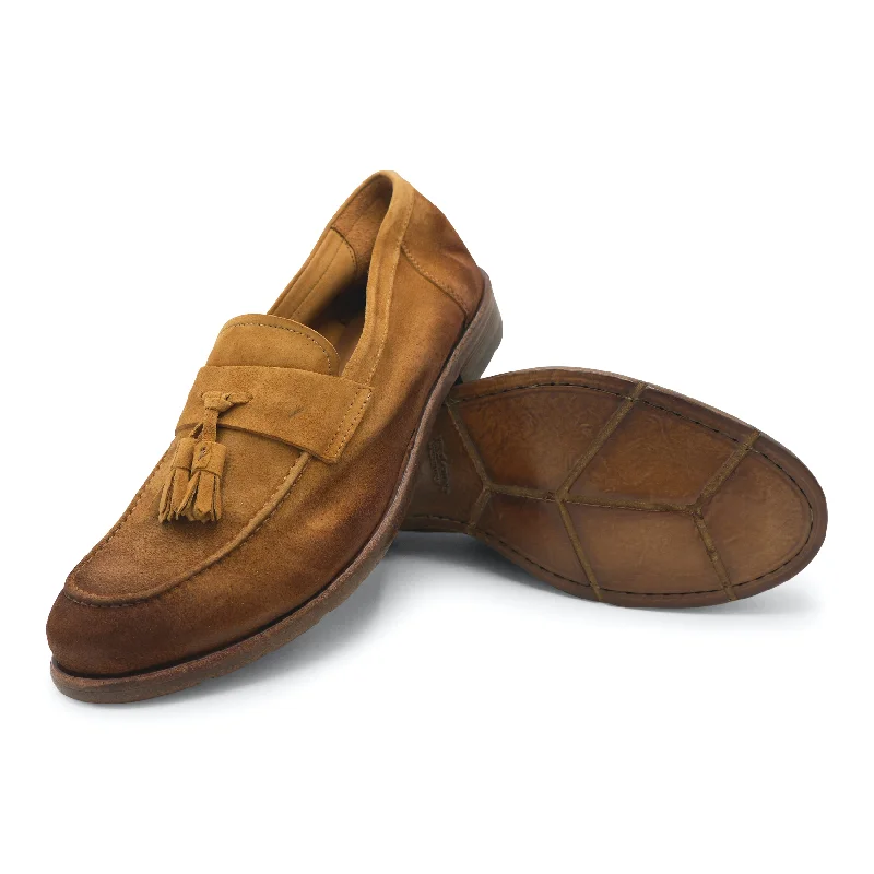 Men's loafers with a moc - toe designM905 - Mocassino Tabacco