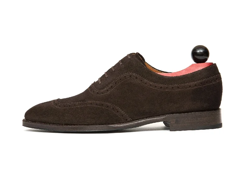 Men's Oxfords with a lace - up closure and a narrow fitMedina - MTO - Bitter Chocolate Suede - LPB Last - Single Leather Sole Men's Oxfords with a lace - up closure and a narrow fitMedina - MTO - Bitter Chocolate Suede - LPB Last - Single Leather Sole