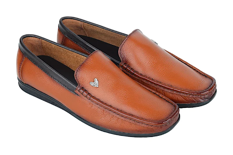 Men's loafers in a neutral color like black or brownMens Leather Loafer Shoe 910705