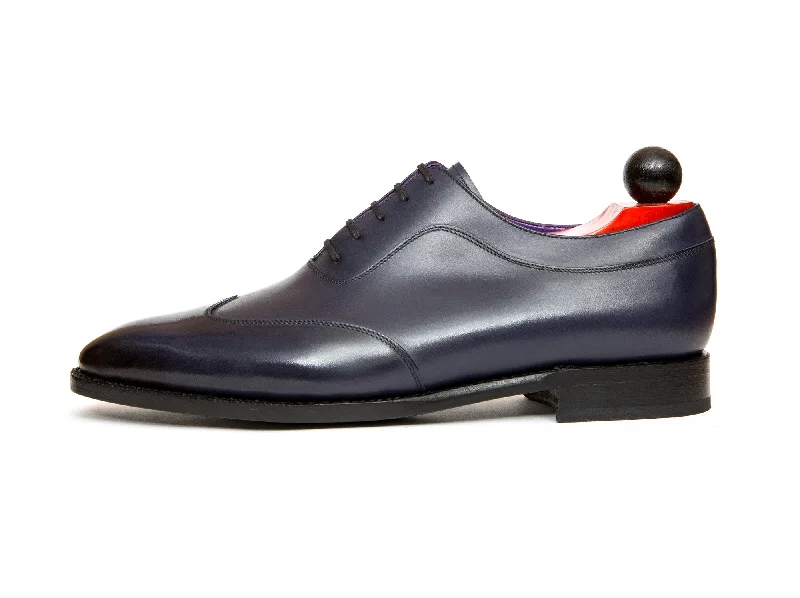 Men's Oxford shoes with a wingtip design and leather soleMirrormont - MTO - Marine Calf - LPB Last - Single Leather Sole Men's Oxford shoes with a wingtip design and leather soleMirrormont - MTO - Marine Calf - LPB Last - Single Leather Sole