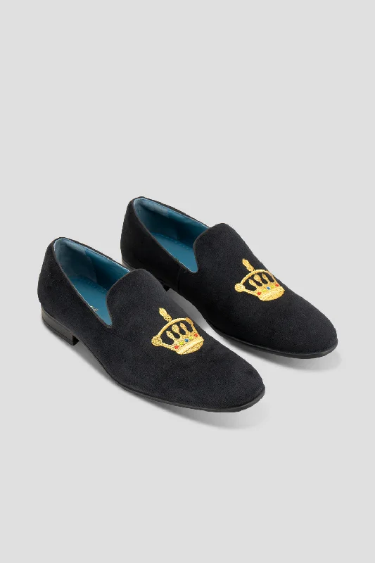 Men's casual shoes with a logo patch on the tongueMonarch Black