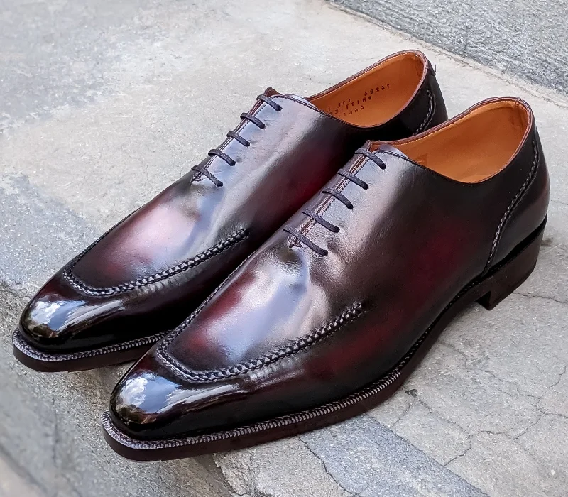 Brogue - perforated men's Oxfords for a traditional lookPatina Comte Dracule - MTO - Whittier Brogue - perforated men's Oxfords for a traditional lookPatina Comte Dracule - MTO - Whittier