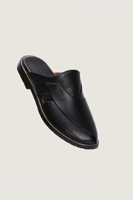 Men's slippers with a logo patch on the sidePeshawari Mules