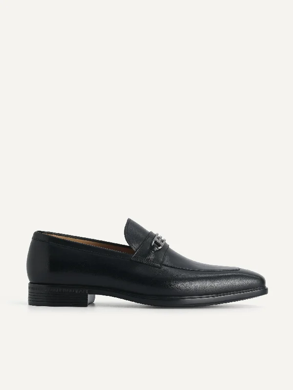 Men's loafers with a decorative buckleLeather Loafers