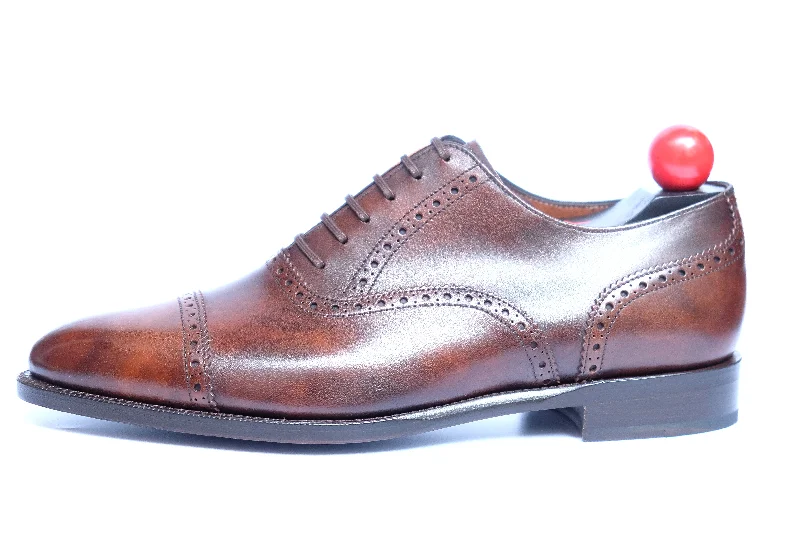 Men's Oxfords with a low - heeled design and a square toeRedmond - MTO - Copper Museum Calf - TMG Last - Single Leather Sole Men's Oxfords with a low - heeled design and a square toeRedmond - MTO - Copper Museum Calf - TMG Last - Single Leather Sole