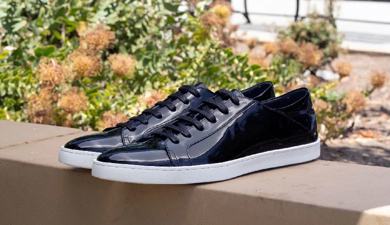 Men's Oxfords with a cap - toe design and a rubber heelShiny Calfskin Lace-Up Sneaker Black Men's Oxfords with a cap - toe design and a rubber heelShiny Calfskin Lace-Up Sneaker Black