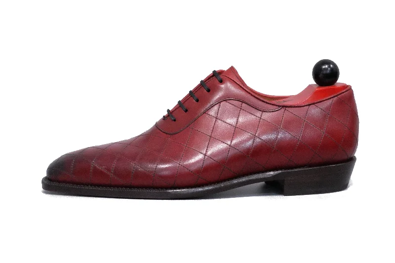 Brogue - perforated men's Oxfords for a traditional lookSpokane - MTO - Burnished Quilted Burgundy Calf - LPB Last - Single Leather Sole Brogue - perforated men's Oxfords for a traditional lookSpokane - MTO - Burnished Quilted Burgundy Calf - LPB Last - Single Leather Sole