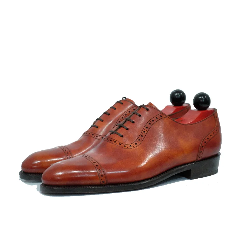 Men's Oxfords in a dark burgundy leather for a unique styleSunnyside - Gold Museum Calf Men's Oxfords in a dark burgundy leather for a unique styleSunnyside - Gold Museum Calf