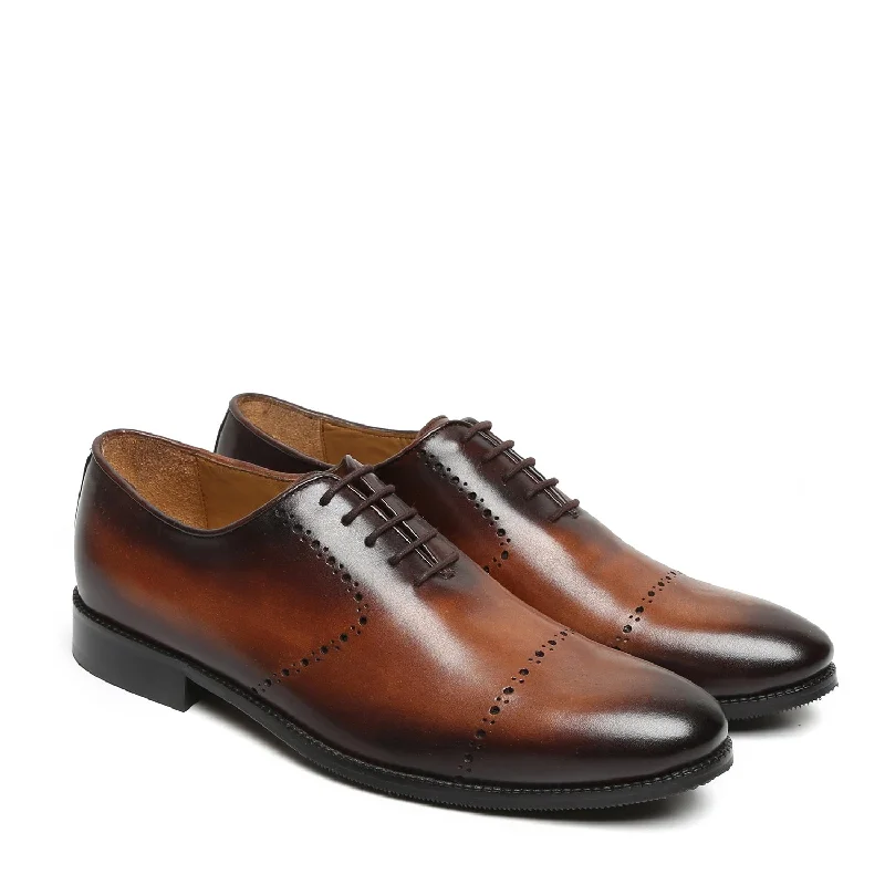 Men's Oxford shoes with a smooth leather upper and a leather soleTan Burnished Leather Quarter Brogue Oxford Formal Shoes By Brune & Bareskin Men's Oxford shoes with a smooth leather upper and a leather soleTan Burnished Leather Quarter Brogue Oxford Formal Shoes By Brune & Bareskin