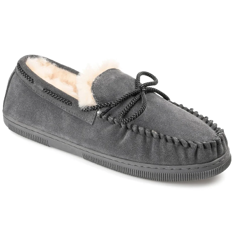 Men's slippers with a padded footbed for all - day comfortTerritory Meander Genuine Sheepskin Moccasin Slipper