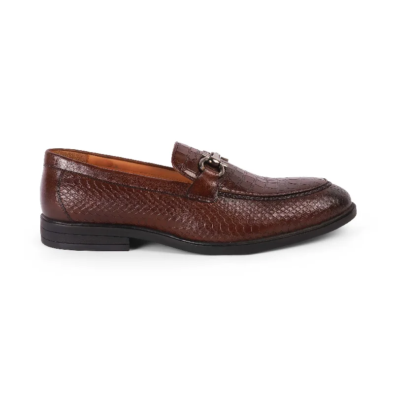 Men's loafers with a rubber sole for durabilityTresmode Ro Brown Men's Textured Leather Loafers