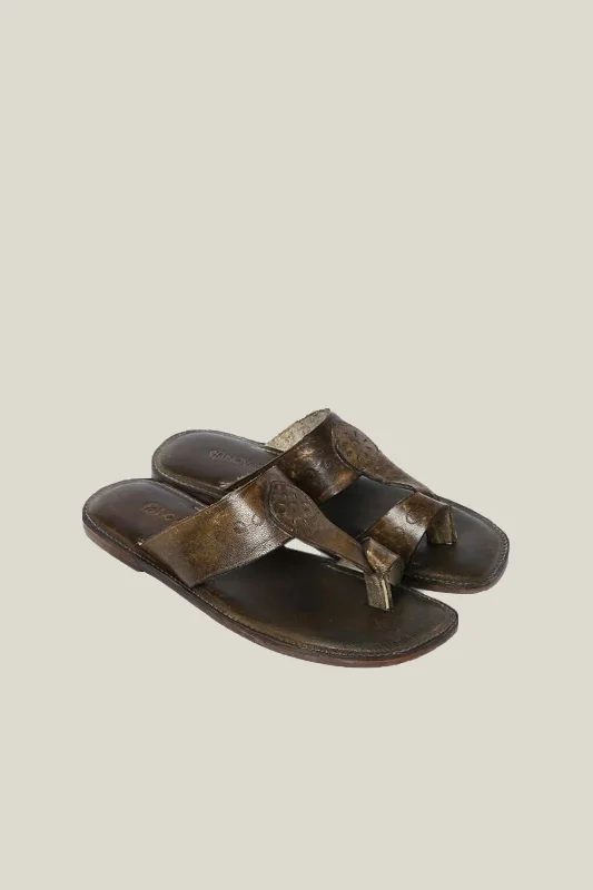 Men's slippers with a Velcro closure for easy on and offVegetable Tanned Leather Kolhapuri