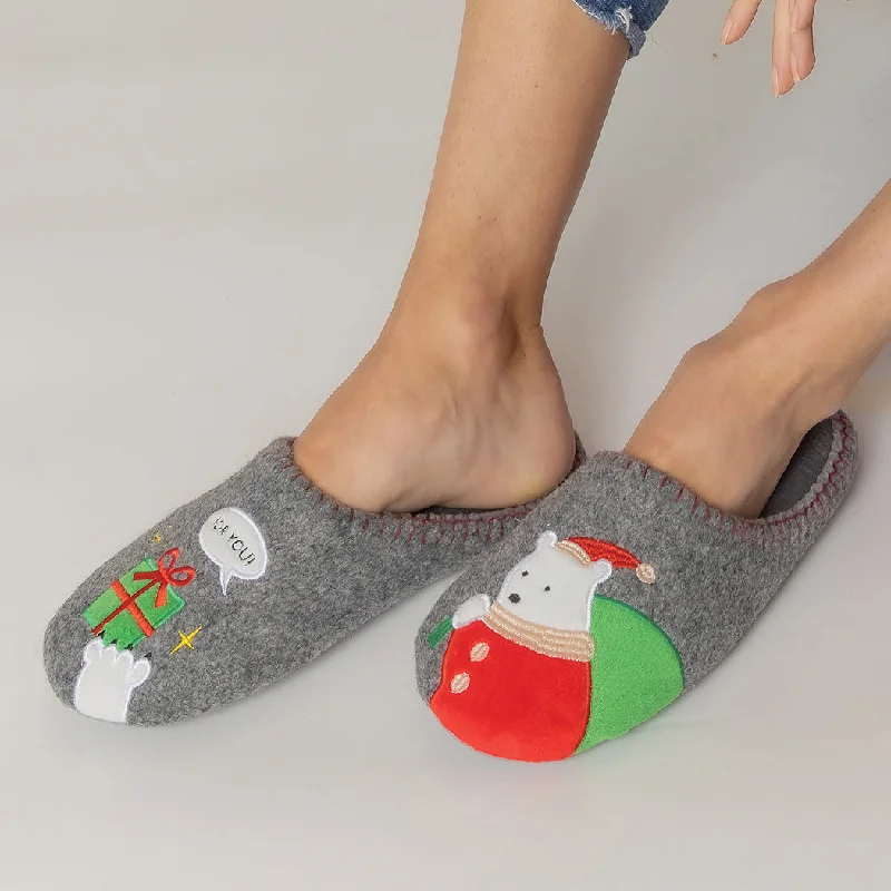 Men's slippers with a breathable fabric upperWinter Holiday Slippers