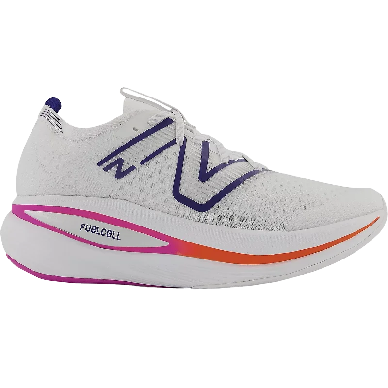 Men's running shoes with a flexible sole for easy movementMen's FuelCell SuperComp Trainer