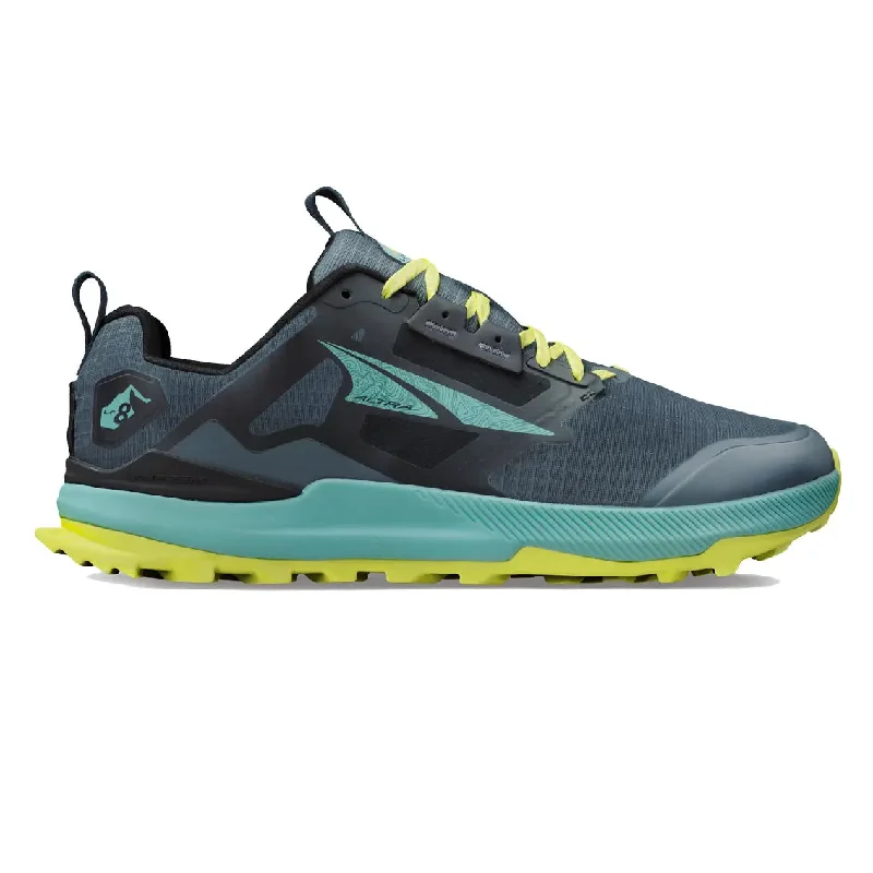 Men's running shoes with a stability control systemMens Altra Lone Peak 8