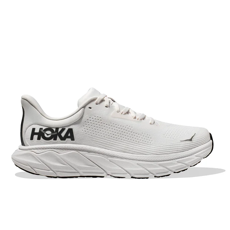 Men's running shoes with a traction - optimized outsoleMen's Hoka Arahi 7 Wide (2E)